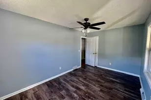 302 Green Acres Dr, Valparaiso, IN 46383 - Photo 15