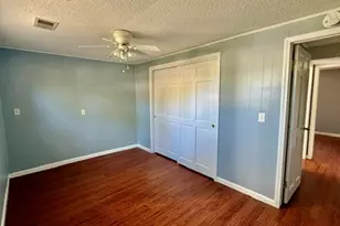 302 Green Acres Dr, Valparaiso, IN 46383 - Photo 17