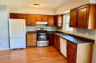 302 Green Acres Dr, Valparaiso, IN 46383 - Photo 5