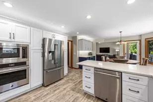 2505 Inverness Dr, Valparaiso, IN 46383 - Photo 9