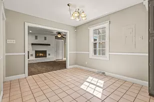2054 Shawnee Ct, Valparaiso, IN 46385 - Photo 5
