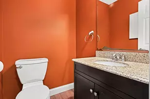 2054 Shawnee Ct, Valparaiso, IN 46385 - Photo 9
