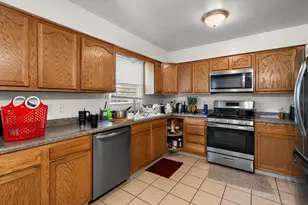 1810 W 93rd Pl, Crown Point, IN 46307 - Photo 7