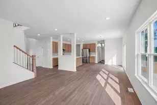 2560 Iowa St, Crown Point, IN 46307 - Photo 7