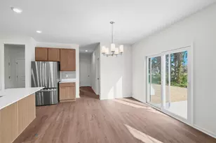 2560 Iowa St, Crown Point, IN 46307 - Photo 9