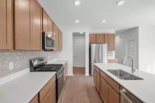 2560 Iowa St, Crown Point, IN 46307 - Photo 13