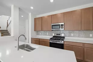 2560 Iowa St, Crown Point, IN 46307 - Photo 11