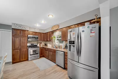 2100 E 9th Place, Hobart, IN 46342 - Photo 7