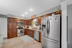 2100 E 9th Pl, Hobart, IN 46342 - Photo 7