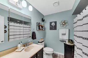 2100 E 9th Pl, Hobart, IN 46342 - Photo 11