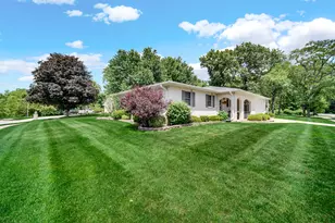 2100 E 9th Pl, Hobart, IN 46342 - Photo 3