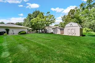 2100 E 9th Pl, Hobart, IN 46342 - Photo 21