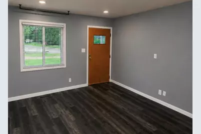 1025 W Porter Avenue, Chesterton, IN 46304 - Photo 5