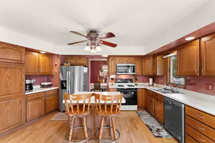 798 Savannah Dr, Crown Point, IN 46307 - Photo 11