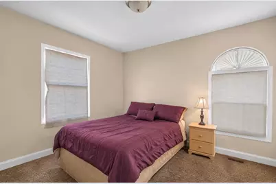605 E 53rd Avenue, Merrillville, IN 46410 - Photo 5