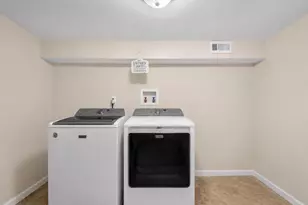 605 E 53rd Ave, Merrillville, IN 46410 - Photo 7