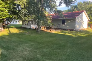 1703 Eisenhower Ave, Valparaiso, IN 46383 - Photo 5