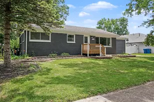 405 Cedar St NW, Demotte, IN 46310 - Photo 3