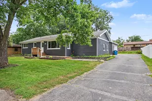 405 Cedar St NW, Demotte, IN 46310 - Photo 5