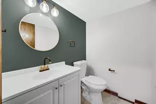 822 Luther Dr, Hobart, IN 46342 - Photo 21