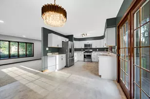 822 Luther Dr, Hobart, IN 46342 - Photo 5