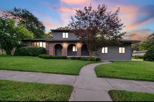 822 Luther Dr, Hobart, IN 46342 - Photo 1