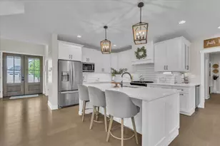 2062 Louis Dr, Crown Point, IN 46307 - Photo 9