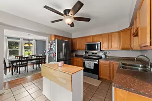 1101 Azalea St SE, Demotte, IN 46310 - Photo 9