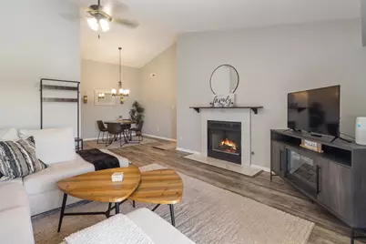 9621 Merrillville Road #304, Crown Point, IN 46307 - Photo 3