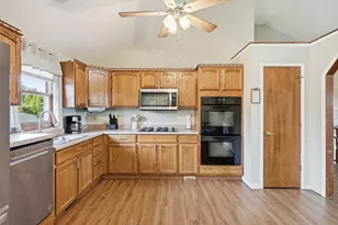 6512 Ravenwood Ave, Portage, IN 46368 - Photo 9