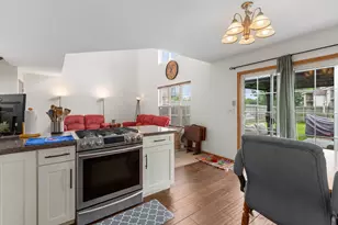 297 Fox Trail Ct, Hobart, IN 46342 - Photo 7