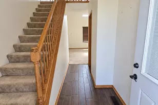 297 Fox Trail Ct, Hobart, IN 46342 - Photo 3