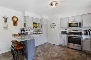 291 Streamwood Dr, Valparaiso, IN 46383 - Photo 13