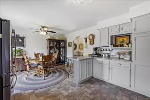 291 Streamwood Dr, Valparaiso, IN 46383 - Photo 9