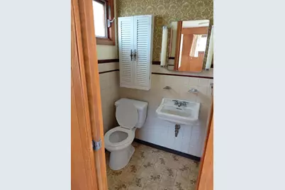 11 N Wabash Street, Hobart, IN 46342 - Photo 9