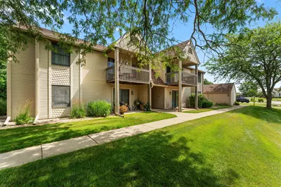 3605 Timberbridge Drive #h, Valparaiso, IN 46383 - Photo 1