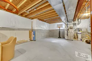 2400 Stirling Dr, Valparaiso, IN 46383 - Photo 27