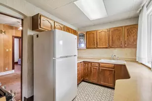 2256 White Oak Ave, Whiting, IN 46394 - Photo 11