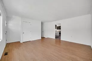 382 Stone Hill Dr, Valparaiso, IN 46385 - Photo 7