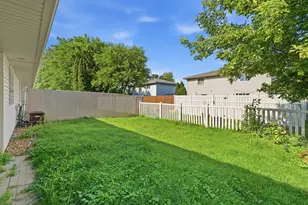 9412 Erie St, Highland, IN 46322 - Photo 13