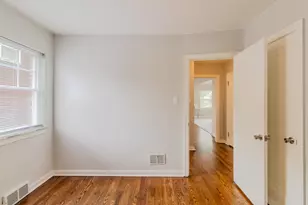 555 Taft Pl, Gary, IN 46404 - Photo 13