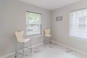 555 Taft Pl, Gary, IN 46404 - Photo 7