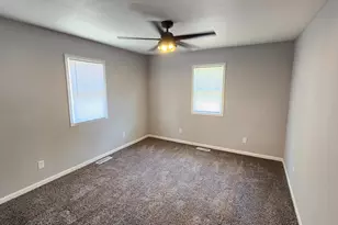916 Cherry St, Hammond, IN 46324 - Photo 17