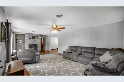 501 N Ohio Street, Hobart, IN 46342 - Photo 5