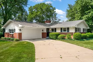419 Hemlock Ln, Crown Point, IN 46307 - Photo 1