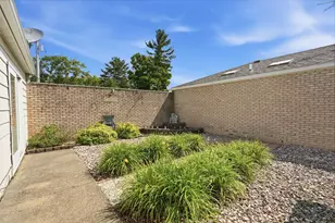 400 Commanche Dr, Lowell, IN 46356 - Photo 21