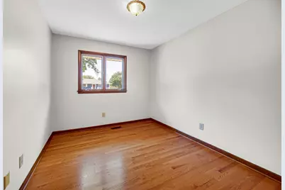 9301 Southmoor Avenue, Highland, IN 46322 - Photo 15