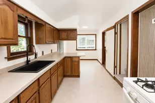 811 Rumely St, La Porte, IN 46350 - Photo 9