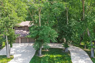 1316 Inverness Ln, Schererville, IN 46375 - Photo 3