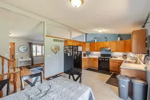 7832 Murrelet St, Hobart, IN 46342 - Photo 11
